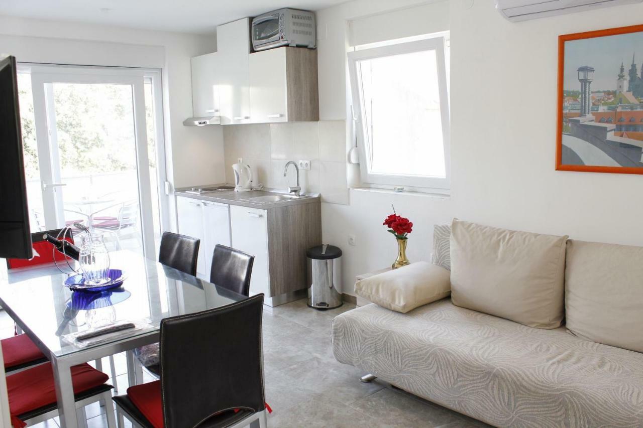 Pearl Of Novalja Apartment Bagian luar foto